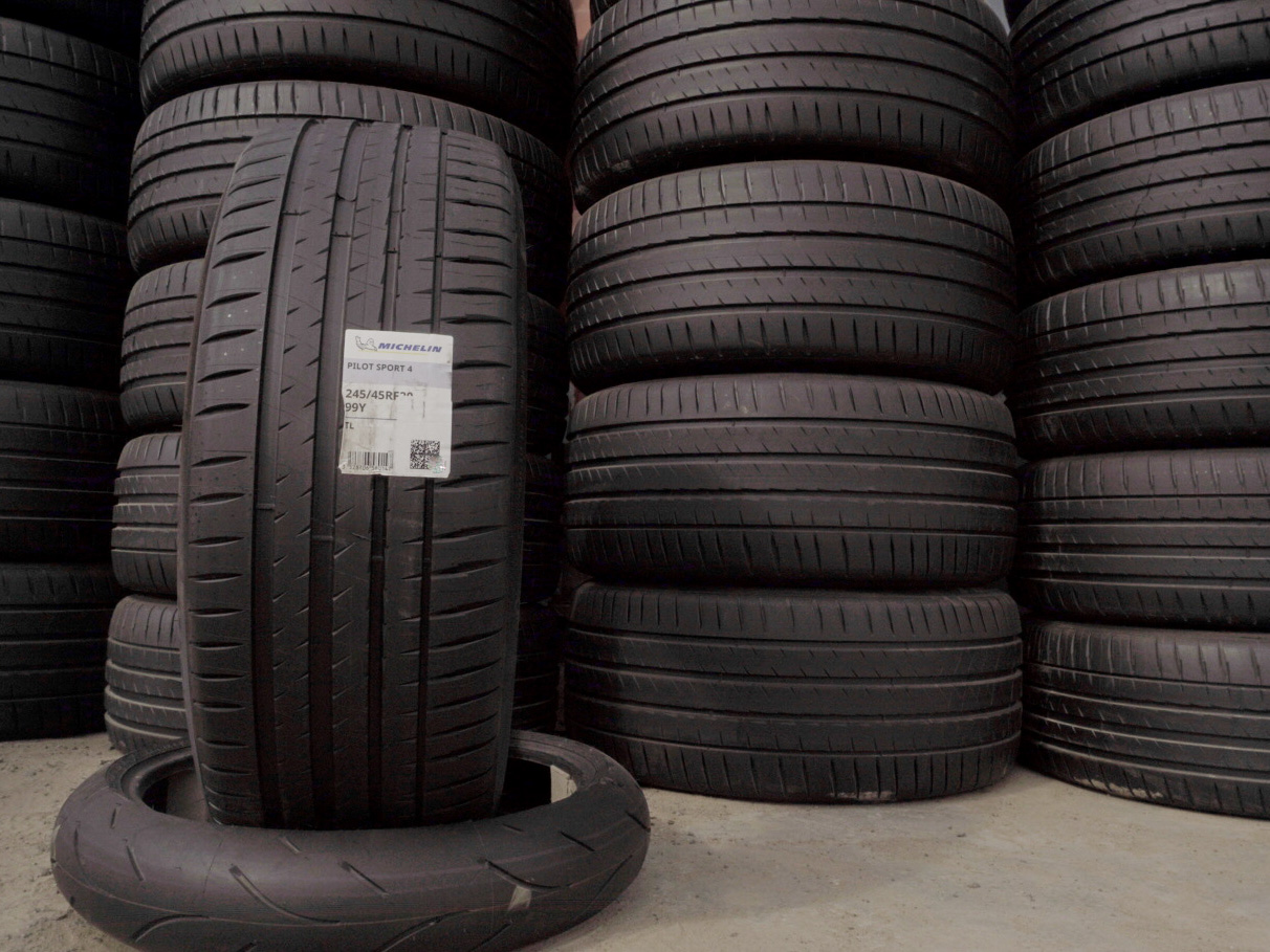 Michelin PILOT SPORT-4 245/45 R20 99Y RF